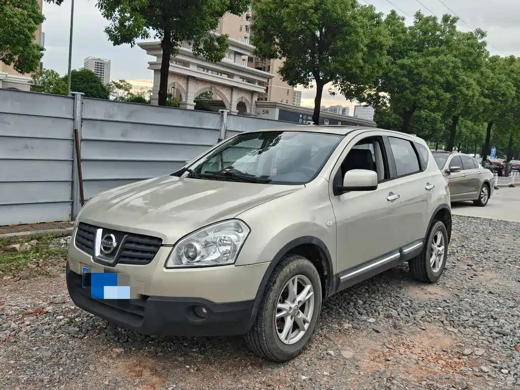 Nissan Fresco 2010
