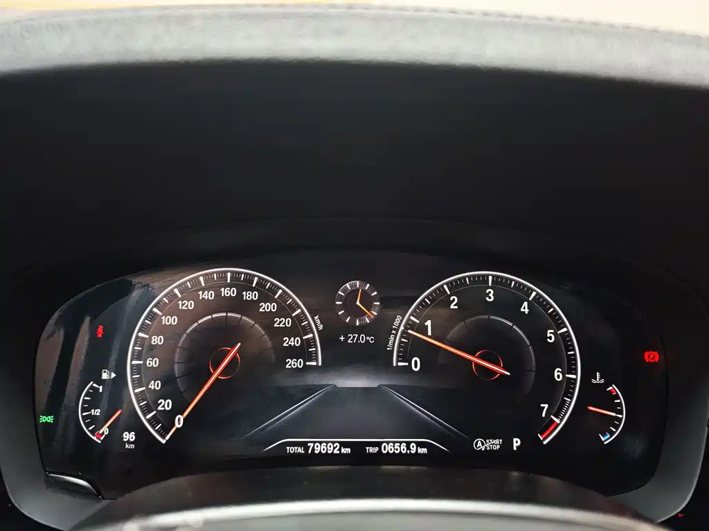 BMW 5 Series 2019 — фото 16