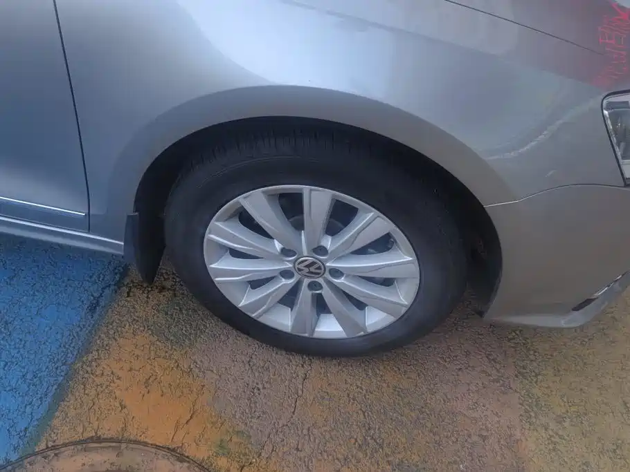 Volkswagen Sagitar 2016