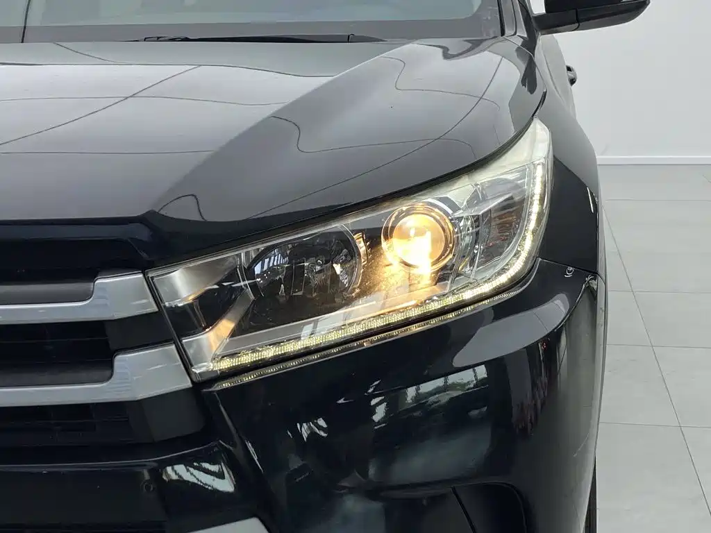 Toyota Highlander 2020 — фото 11