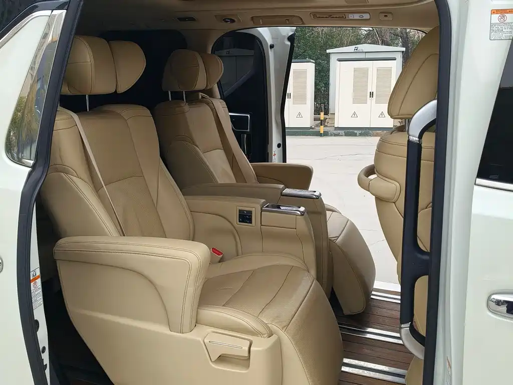 Toyota Alphard 2019 — фото 5