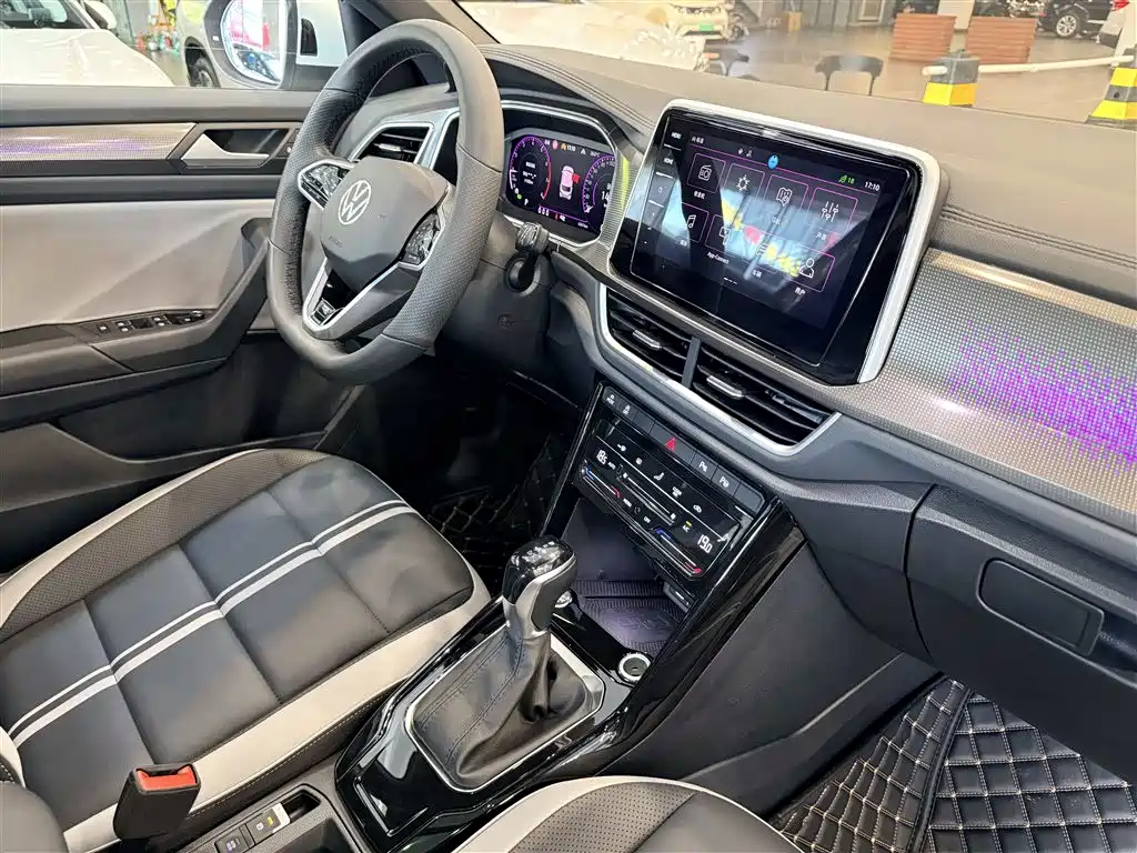 Volkswagen T-Roc 2023 — фото 22