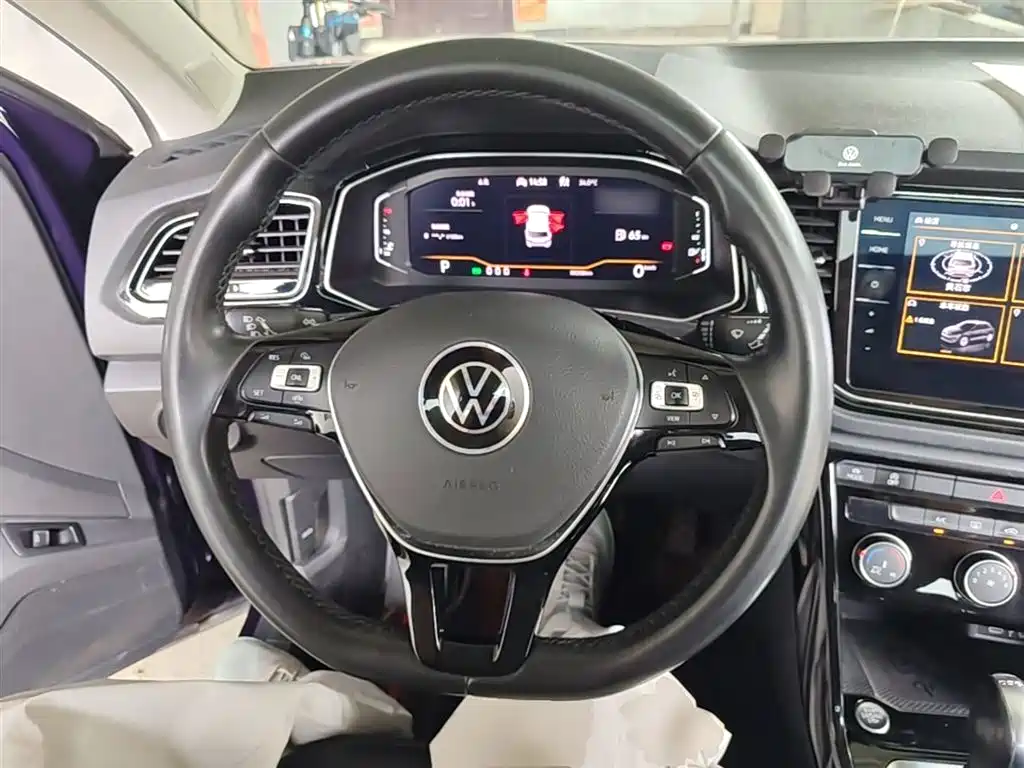 Volkswagen T-Roc 2021 — фото 11