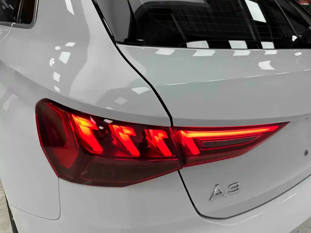 Audi A3 2023 — фото 19