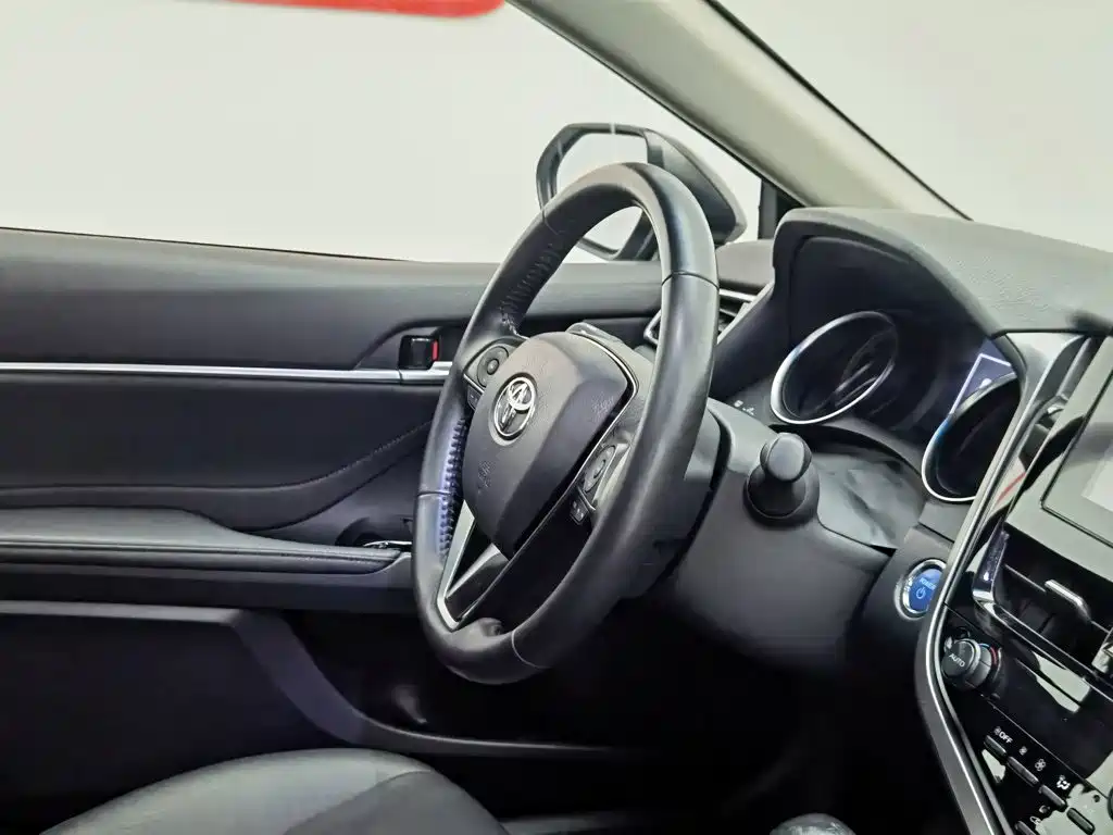 Toyota Camry 2022 — фото 22