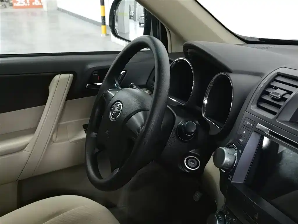 Toyota Highlander 2013 — фото 22