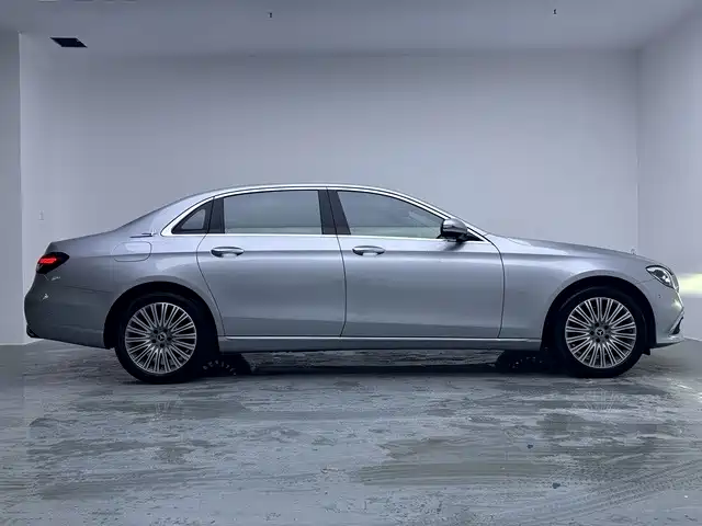 Mercedes-Benz E-Class 2022 — фото 8