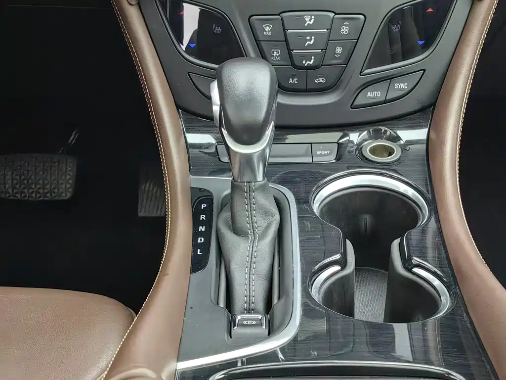 Buick Envision Plus 2018 — фото 13