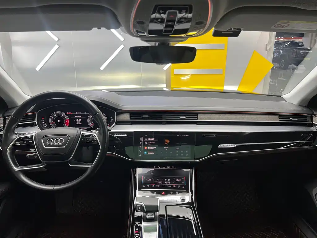 Audi A8 2020 — фото 22