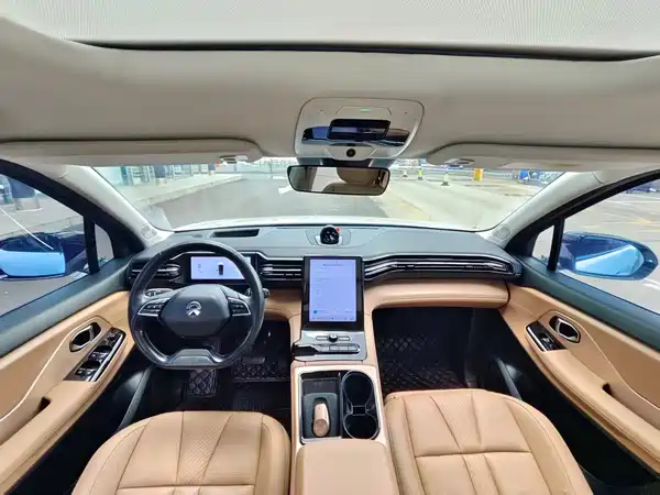 NIO ES8 2018