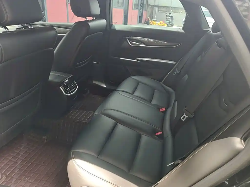 Cadillac XTS 2018 — фото 17