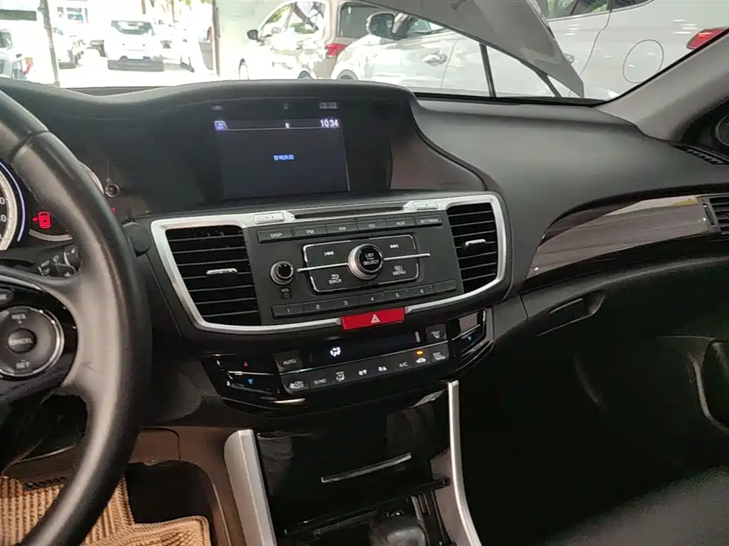 Honda Accord 2017 — фото 13