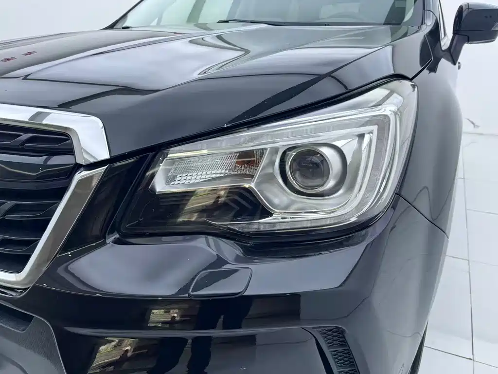 Subaru Forester 2018 — фото 4