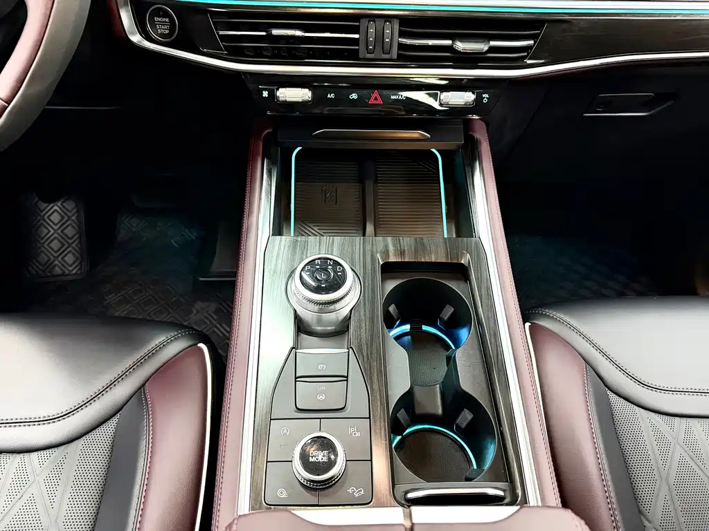 Ford Explorer 2023 — фото 11