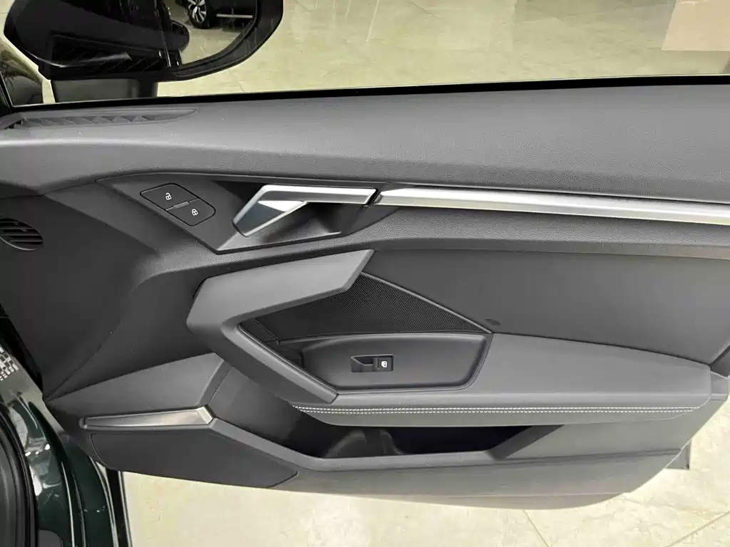 Audi A3 2023 — фото 11