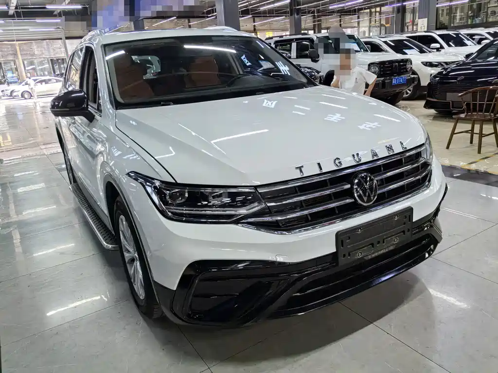 Volkswagen Tiguan L 2024 — фото 3