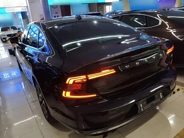 Volvo S90 2022
