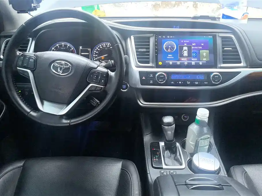 Toyota Highlander 2018 — фото 11