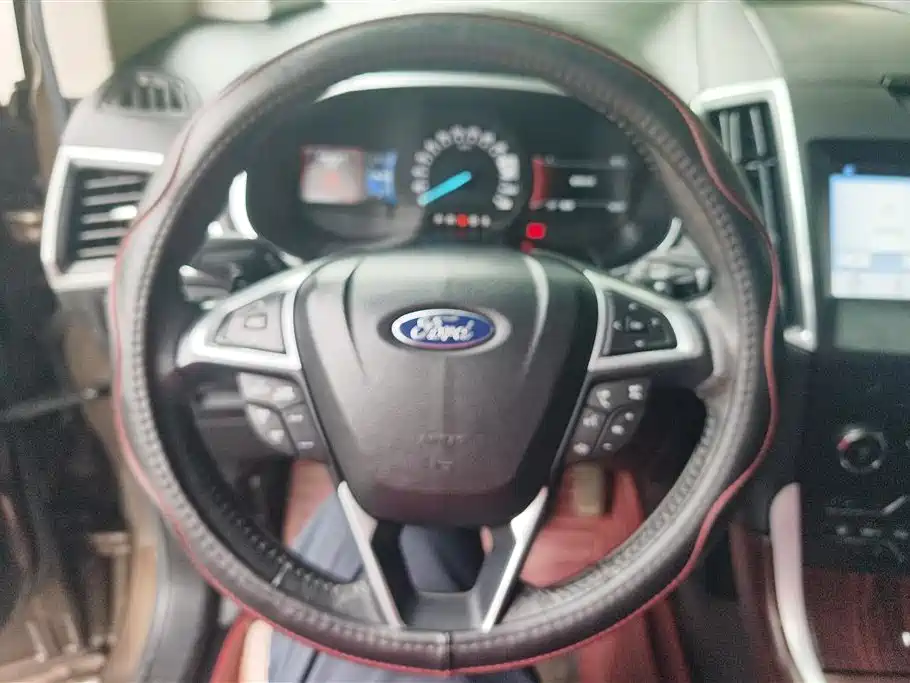 Ford Edge 2017 — фото 15
