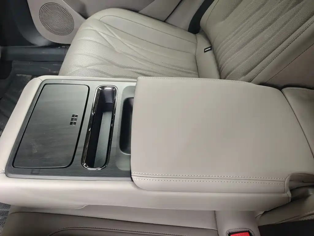 Geely Galaxy Starshine 8 2025 — фото 18