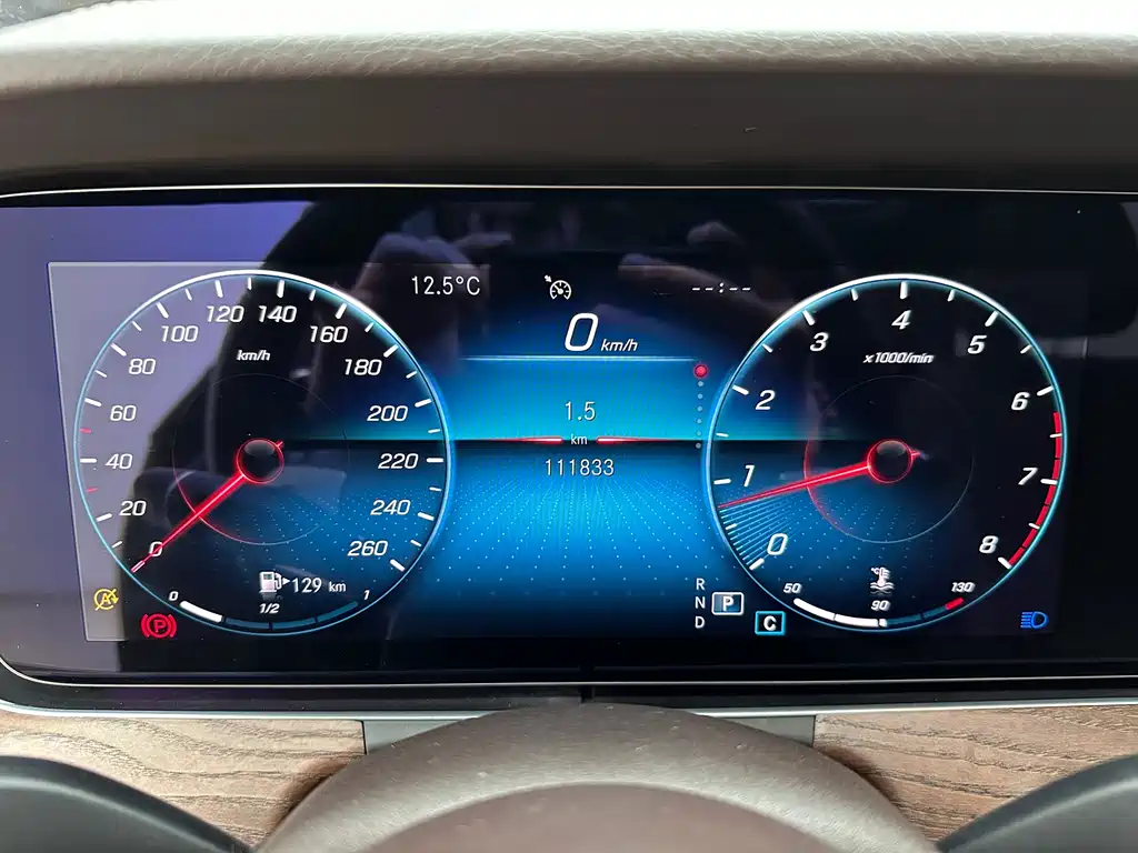 Mercedes-Benz E-Class 2022 — фото 18