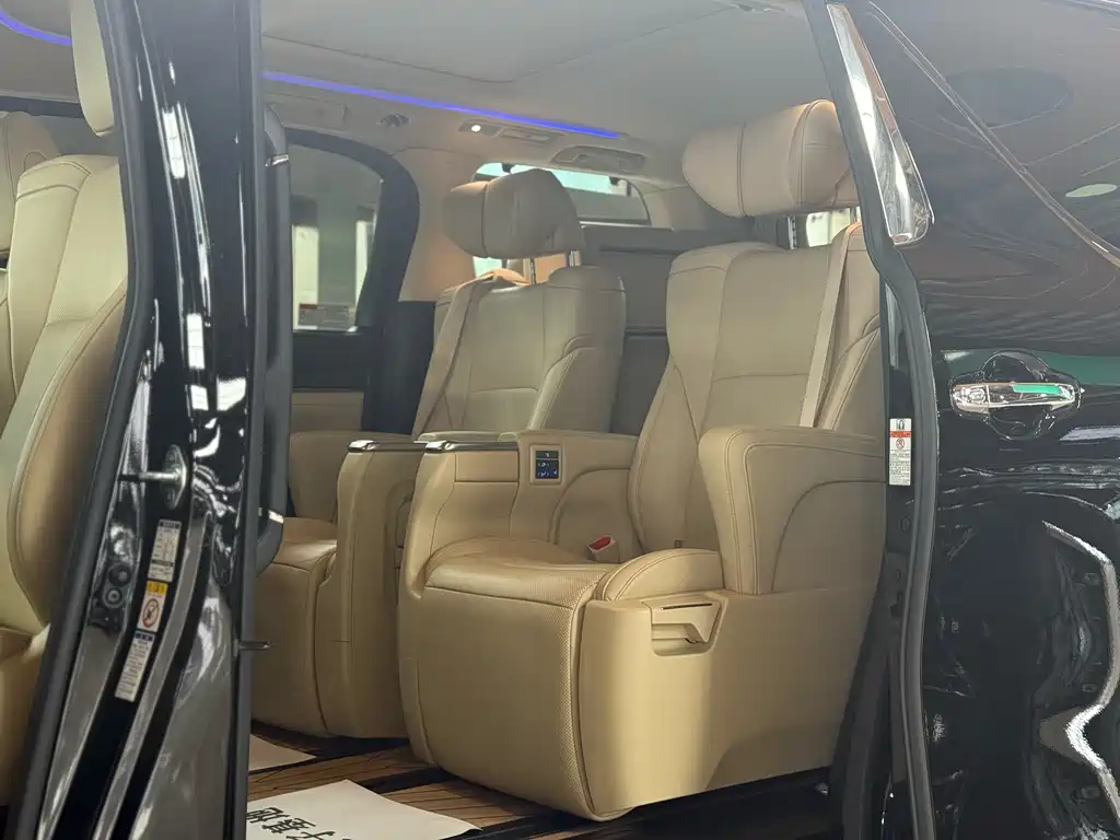 Toyota Alphard 2019 — фото 12