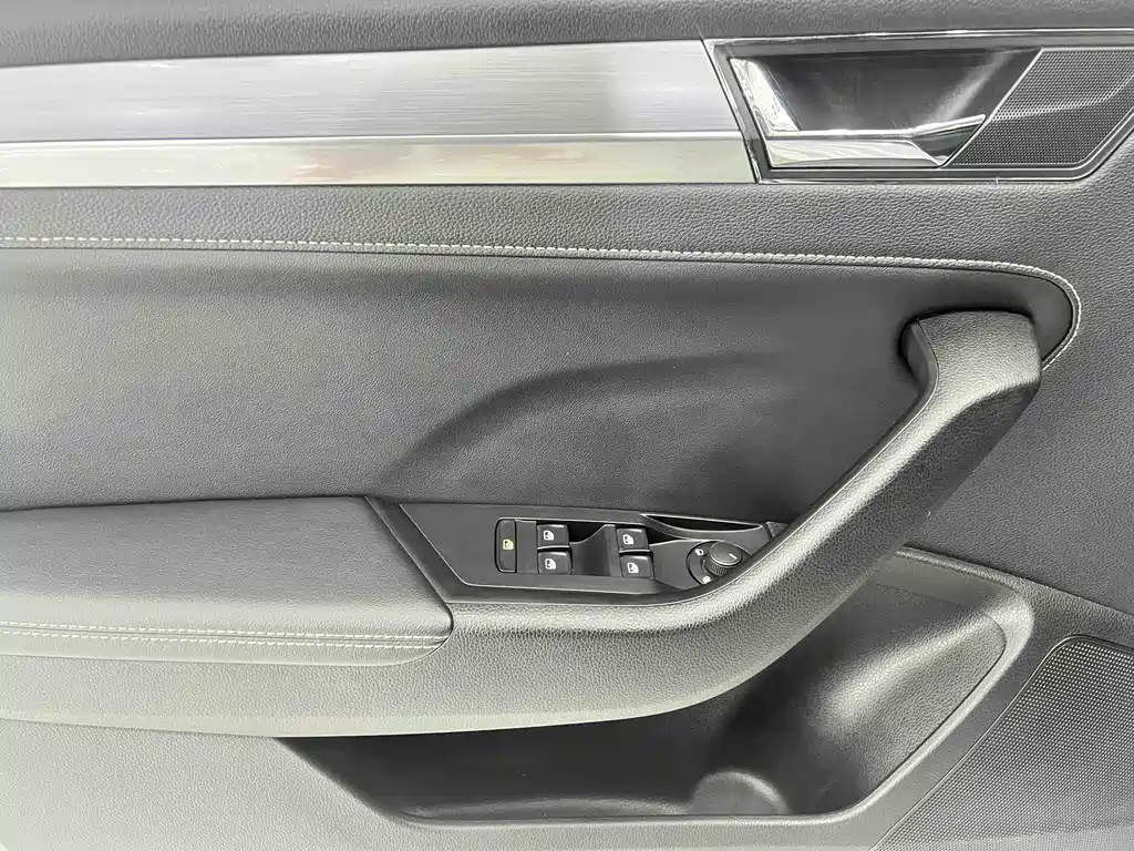Skoda Superb 2023 — фото 8