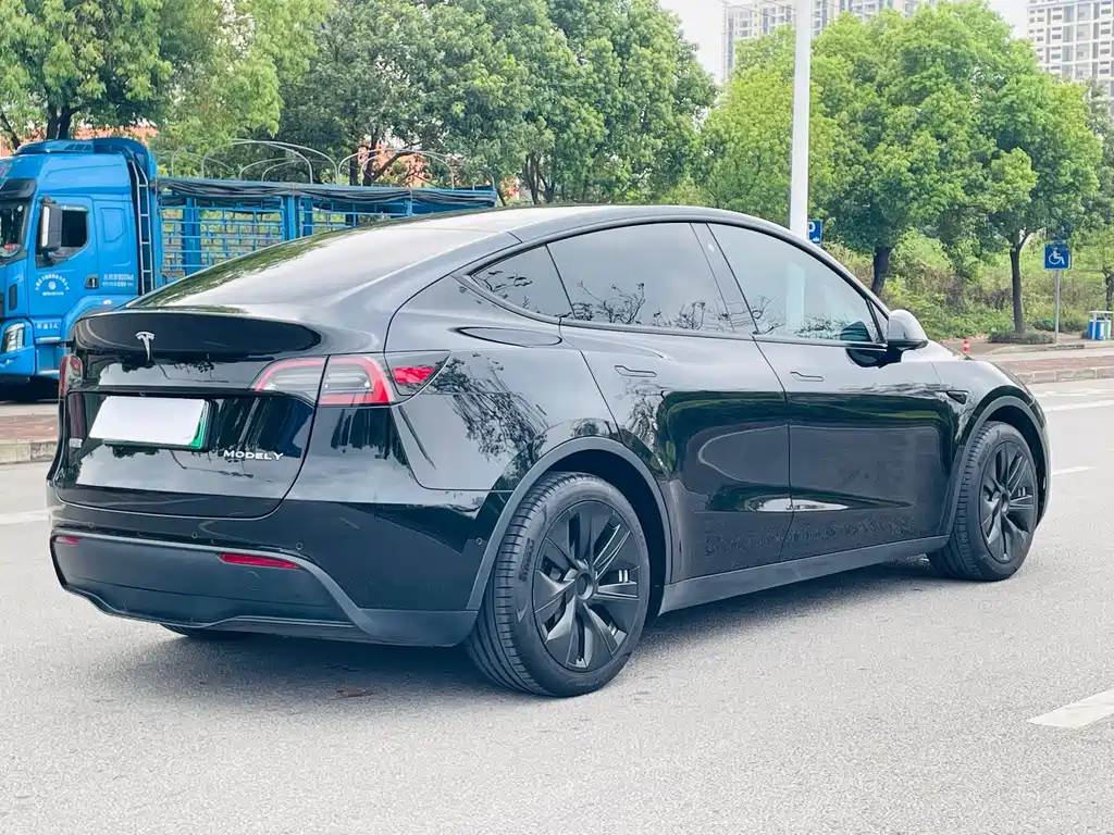 Tesla Model Y 2022 — фото 4