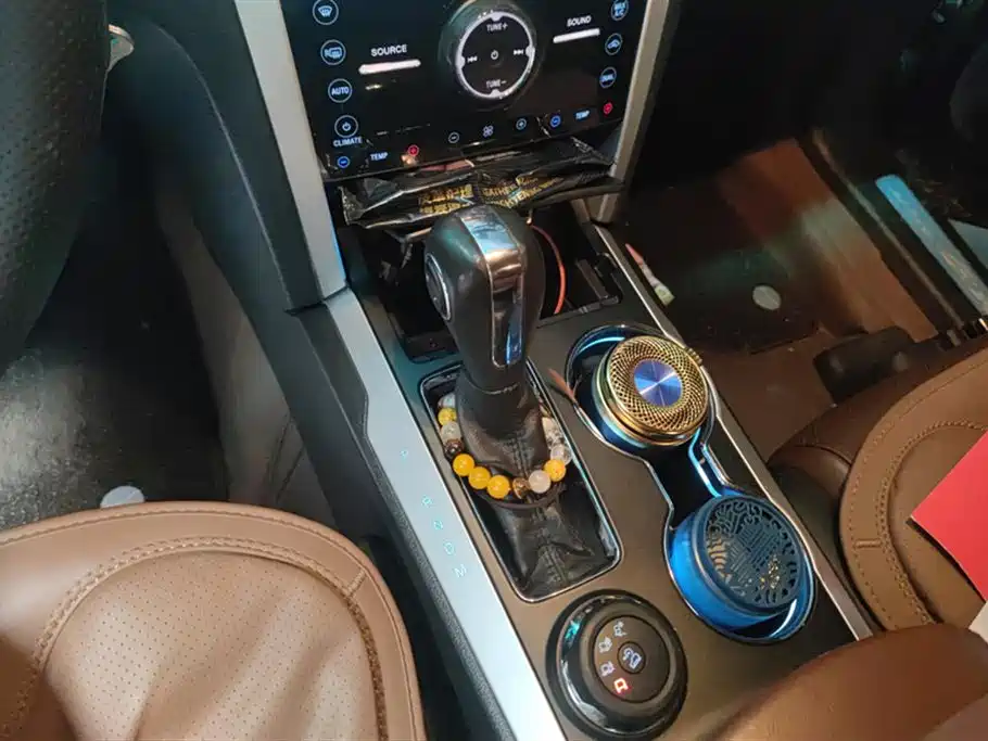 Ford Explorer 2015 — фото 16