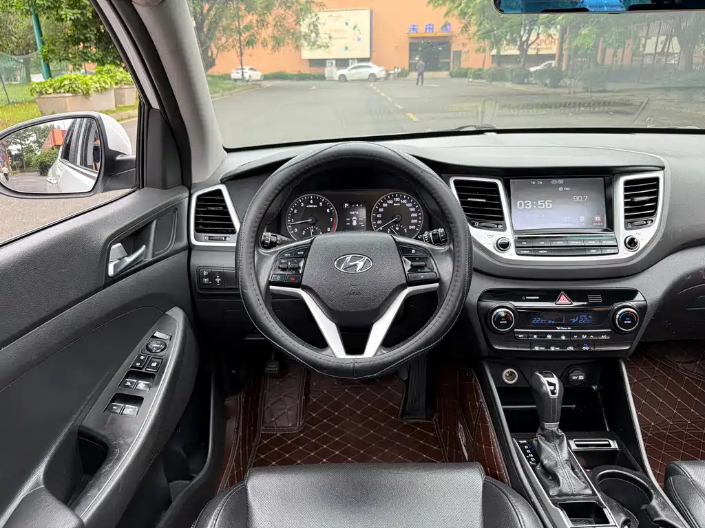 Hyundai Tucson 2017 — фото 15