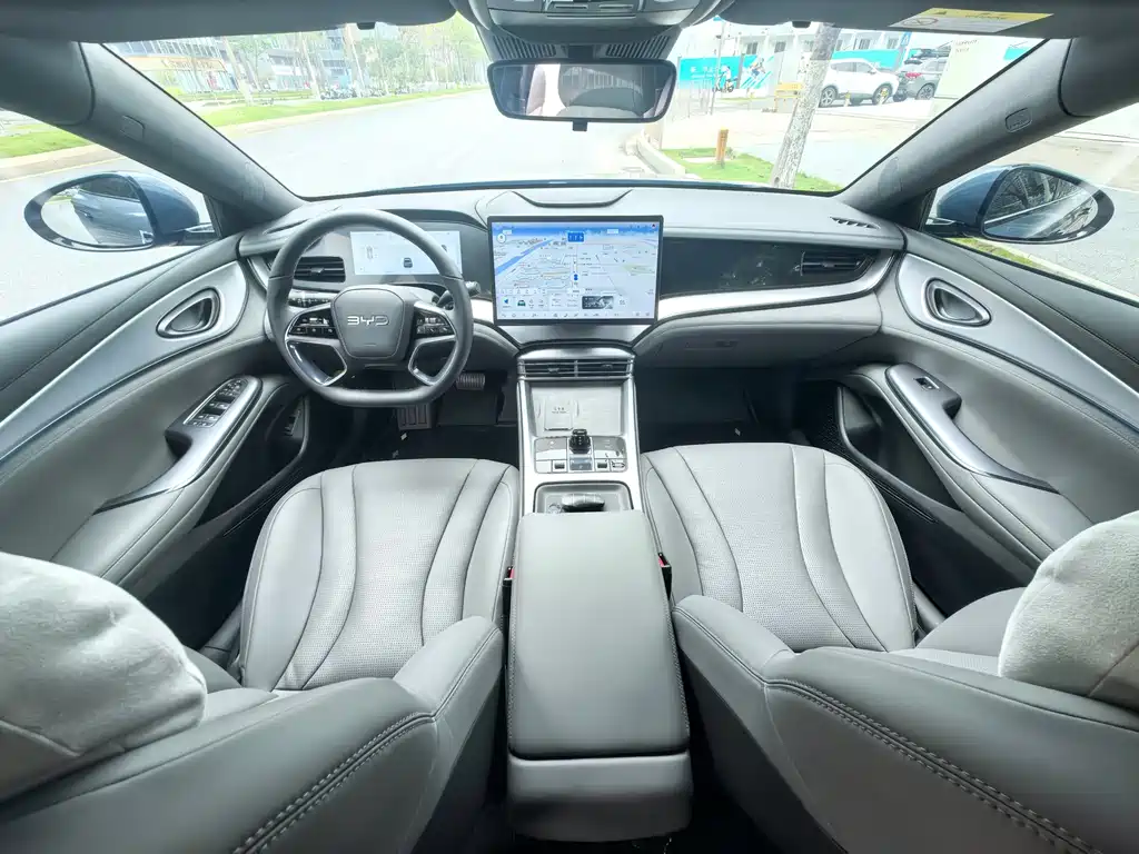 BYD Seal 07 DM-i 2024 — фото 8