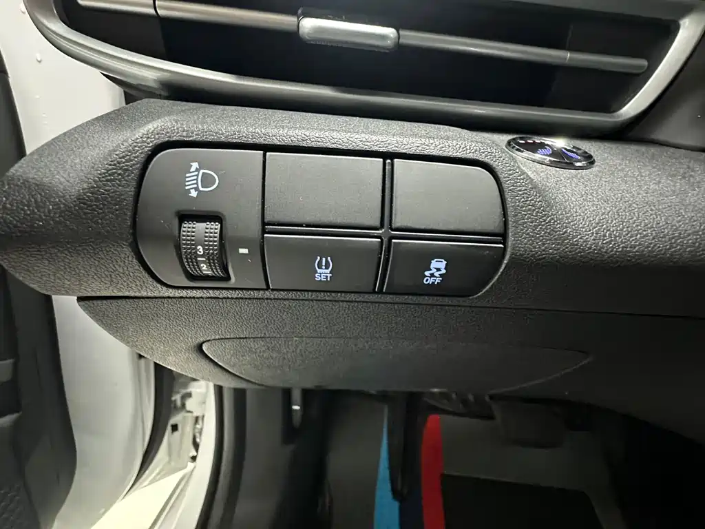 Hyundai Elantra 2023 — фото 13