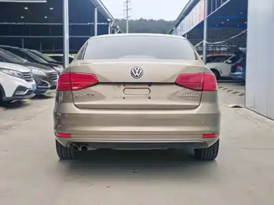 Volkswagen Sagitar 2015