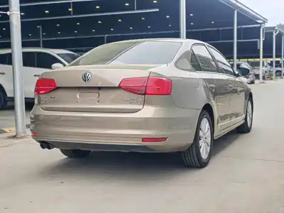 Volkswagen Sagitar 2015
