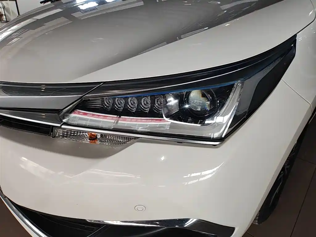 Toyota Corolla 2016 — фото 24