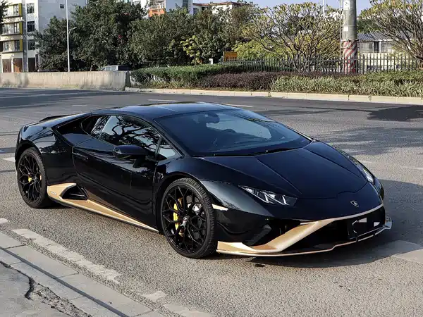 Lamborghini Huracan 2021