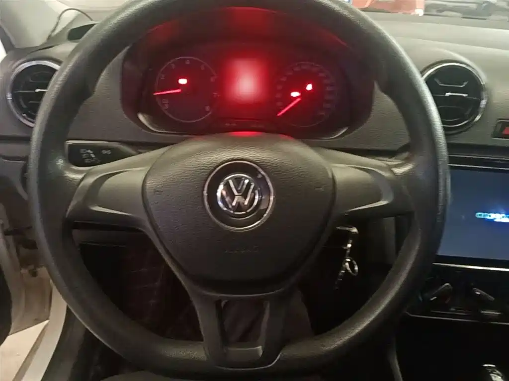 Volkswagen Jetta 2018 — фото 11