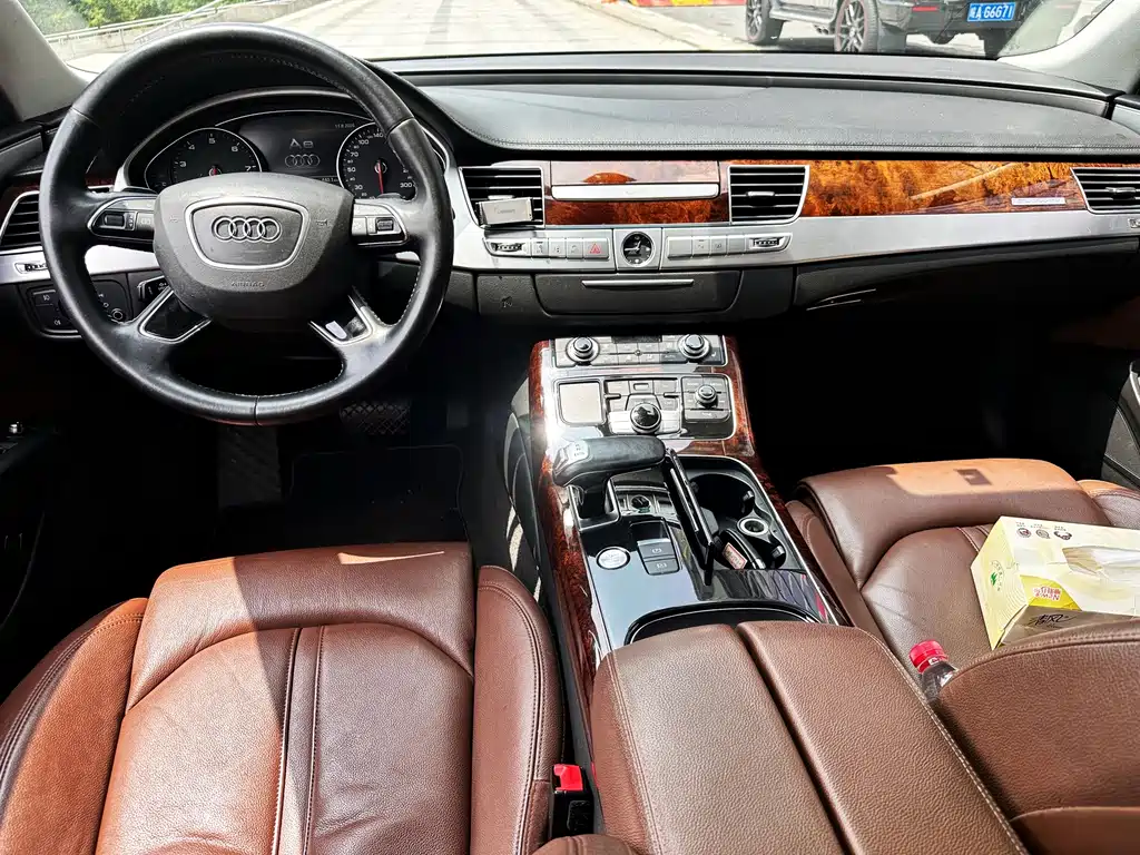 Audi A8 2014 — фото 13