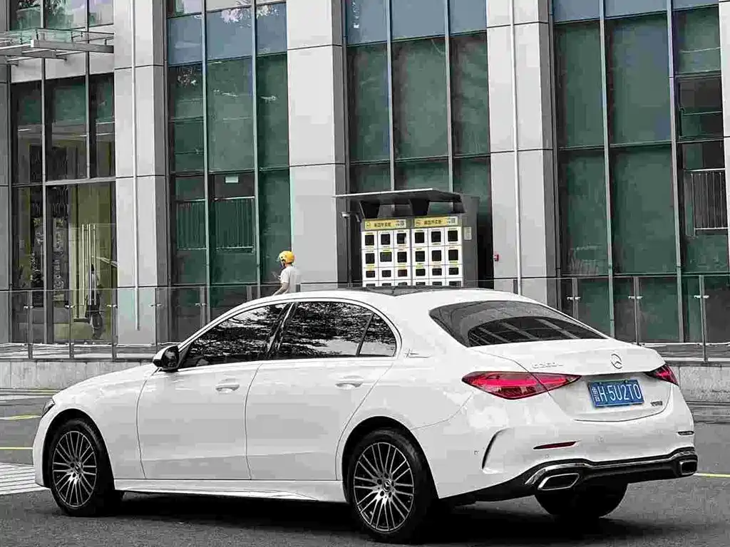 Mercedes-Benz C-Class 2025