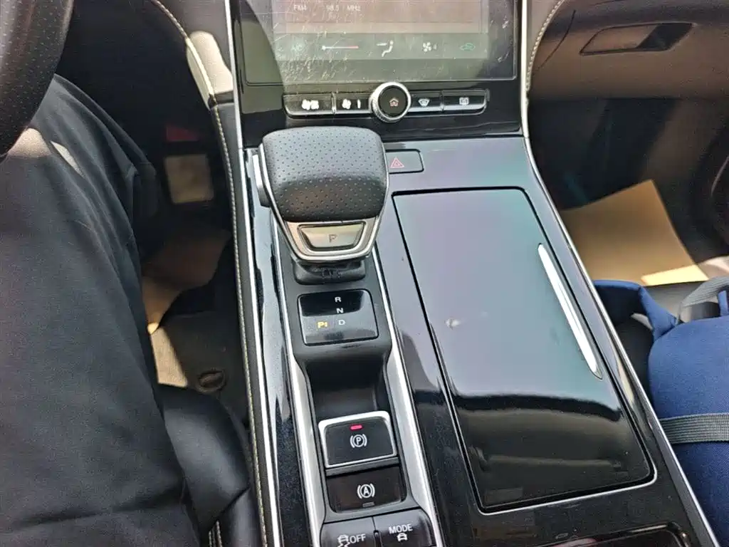 Roewe i6 MAX New Energy 2024 — фото 14