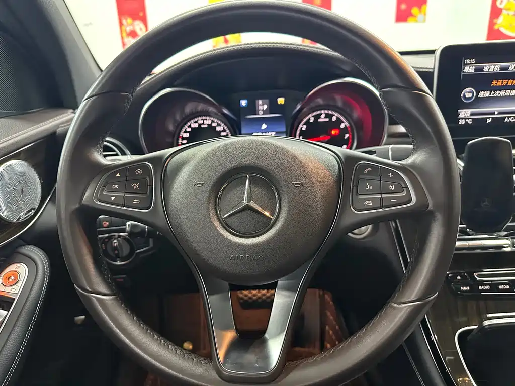 Mercedes-Benz GLC 2017 — фото 12