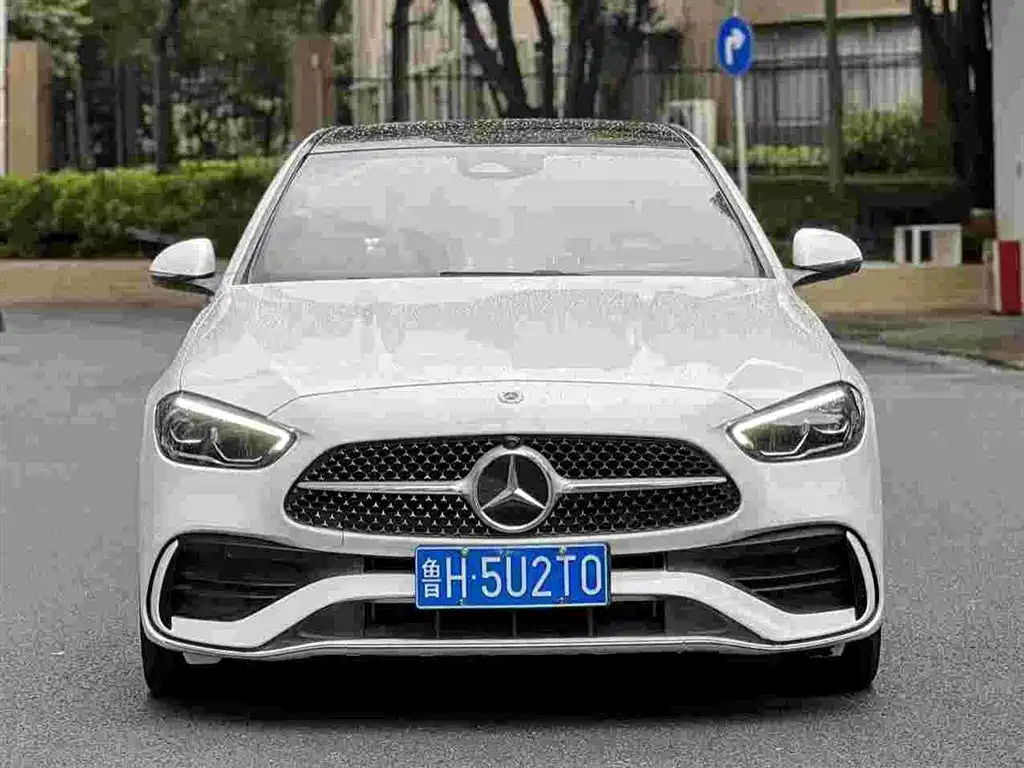Mercedes-Benz C-Class 2025