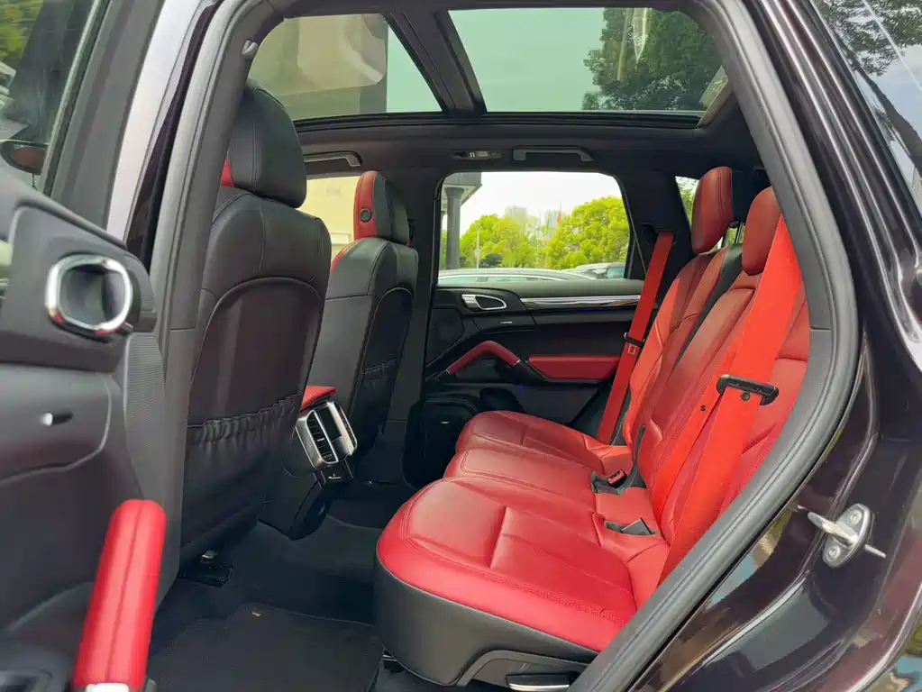 Porsche Cayenne 2012