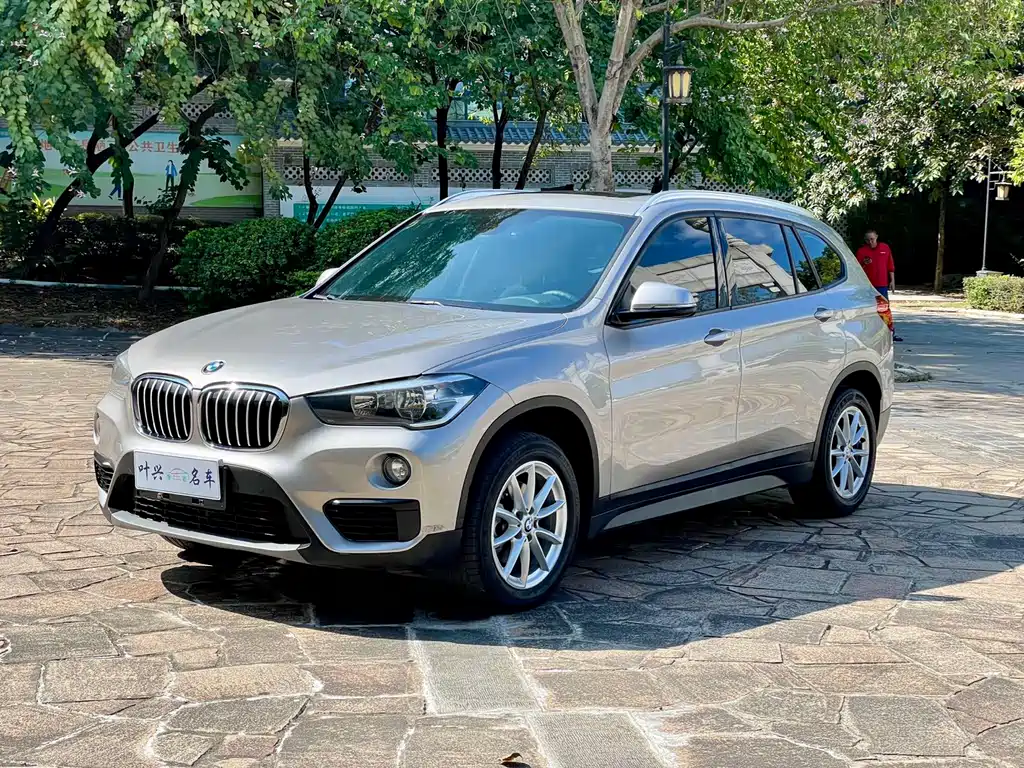 BMW X1 2019 — фото 1