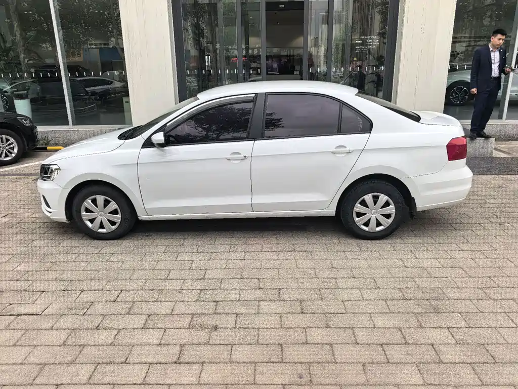 Volkswagen Jetta 2018 — фото 17