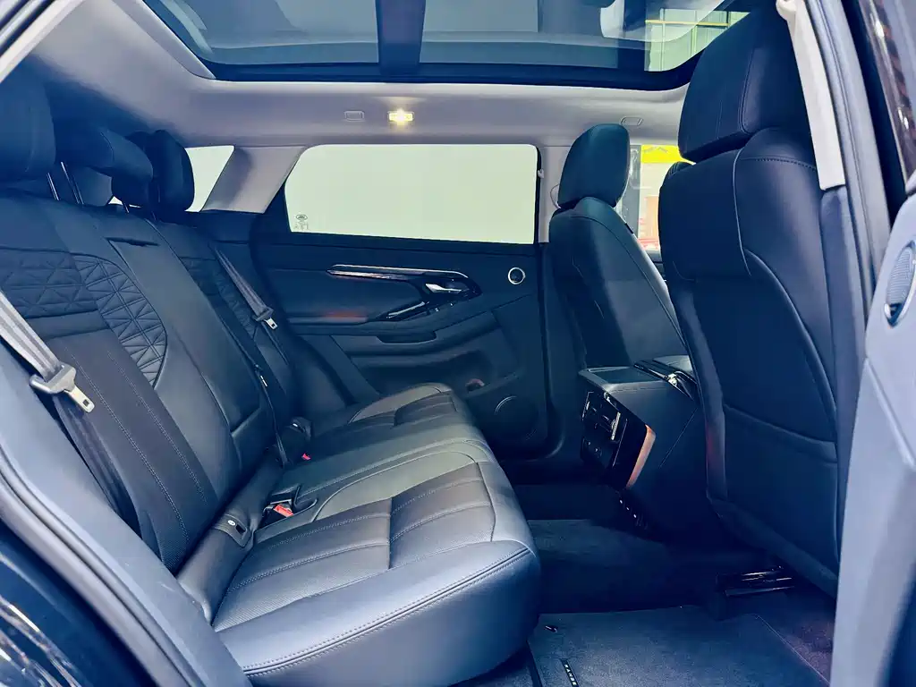 Land Rover Evoque 2024 — фото 12