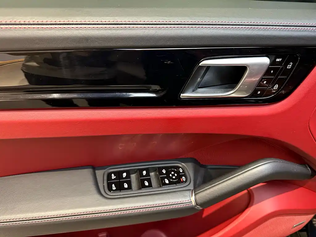 Porsche Cayenne 2020 — фото 10