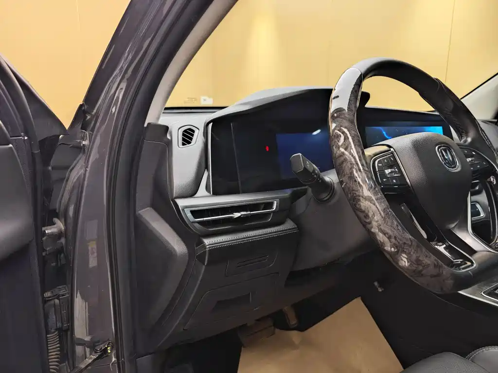 Changan CS75 PLUS 2021 — фото 12