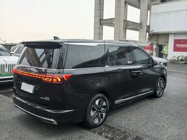 JAC Ruifeng RF8 PHEV 2024