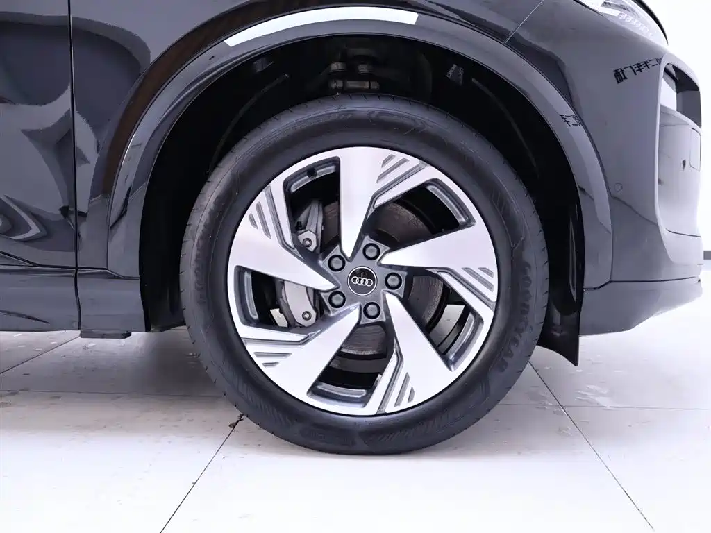 Audi Q6L e-tron 2025